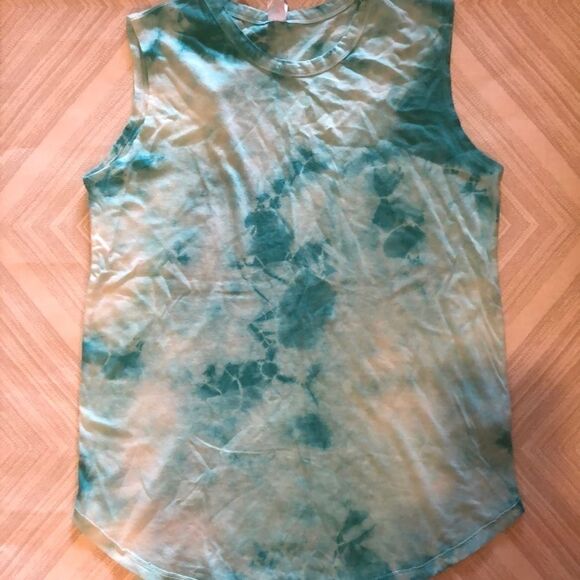 Alternative Turquoise & White Tie Dye Muscle Tank - Picture 1 of 6